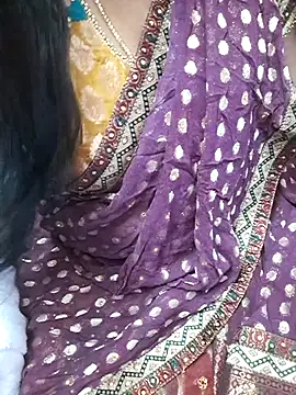 Snapshot of Tamil_Rathi chatting on September 19, 2025, 4:18 pm Tamil Rathi online show from September 19, 2025, 4:18 pm