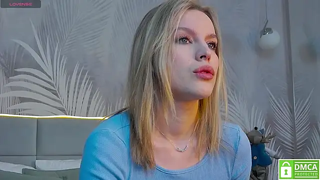 AmaliaBell online show from December 23, 2024, 1:03 pm