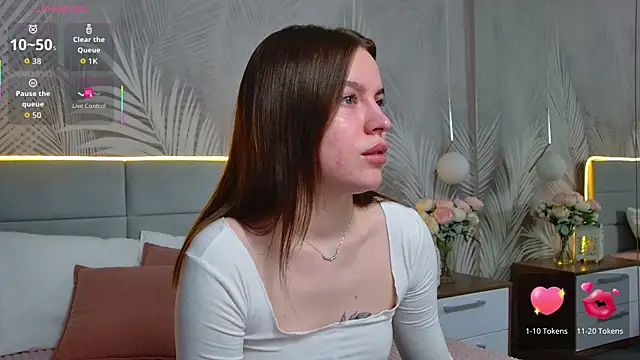 AmaliaBell online show from September 10, 2025, 1:11 pm