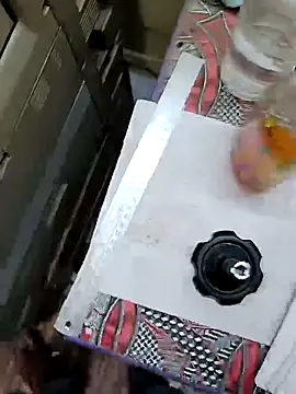 u wan me online show from February 28, 2025, 1:37 am