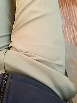 Snapshot of u_wan_me chatting on January 6, 2026, 3:54 am u wan me online show from January 6, 2026, 3:54 am