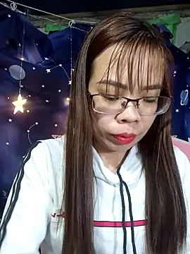   Mai-love19   online show from February 17, 2025, 1:21 pm