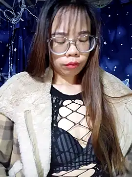   Mai-love19   online show from December 2, 2025, 10:38 pm