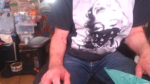 lovenoslut2 online show from April 27, 2026, 1:36 am