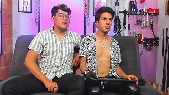 dom2travelersss online show from February 27, 2025, 4:43 pm