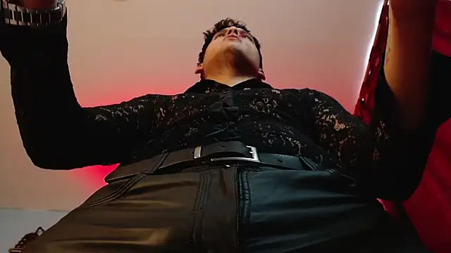 dom2travelersss online show from September 19, 2025, 3:56 pm