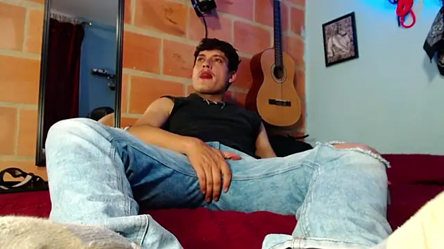 dom2travelersss online show from April 19, 2026, 10:34 pm