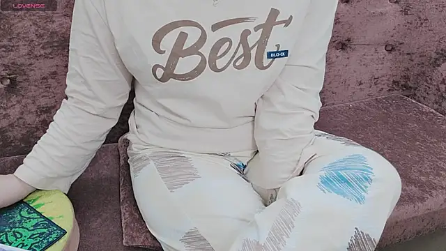 Sophie Secret online show from November 28, 2025, 10:34 pm