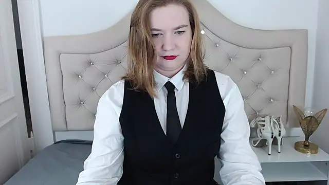 Snapshot of LaraDream chatting on December 8, 2024, 9:57 am LaraDream online show from December 8, 2024, 9:57 am
