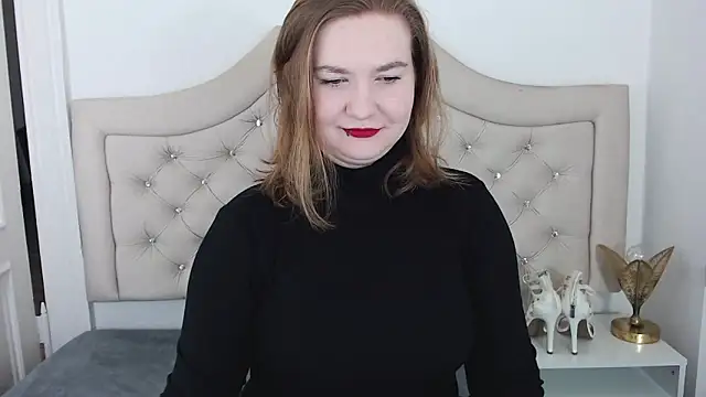 Snapshot of LaraDream chatting on January 7, 2025, 6:45 pm LaraDream online show from January 7, 2025, 6:45 pm