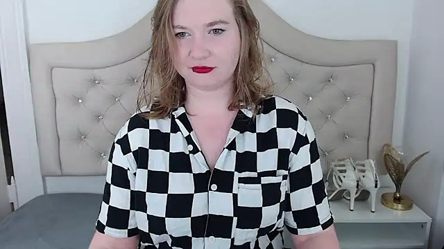 Snapshot of LaraDream chatting on January 31, 2025, 7:18 pm LaraDream online show from January 31, 2025, 7:18 pm