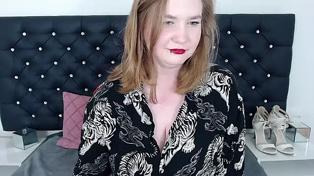 Snapshot of LaraDream chatting on February 14, 2025, 1:45 am LaraDream online show from February 14, 2025, 1:45 am