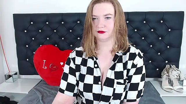 Snapshot of LaraDream chatting on February 14, 2025, 7:02 pm LaraDream online show from February 14, 2025, 7:02 pm