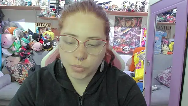 Snapshot of soficammy chatting on April 18, 2026, 10:21 pm soficammy online show from April 18, 2026, 10:21 pm
