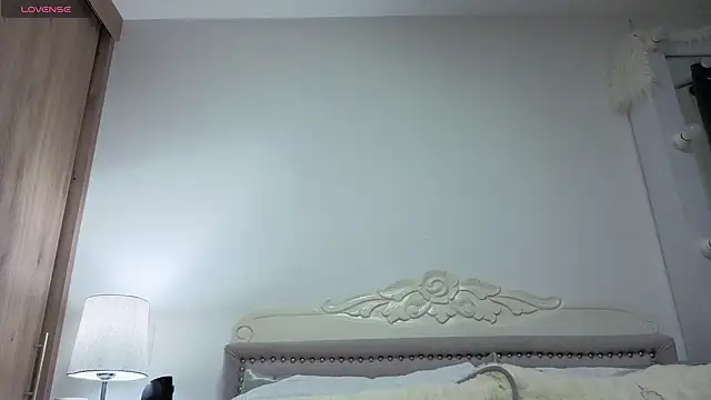 nelumbonucifera online show from September 10, 2025, 3:17 am