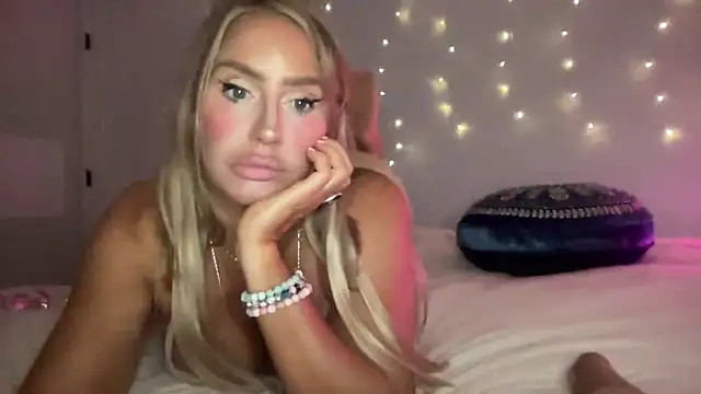 Fitnessbabe69 online show from October 5, 2025, 7:07 am