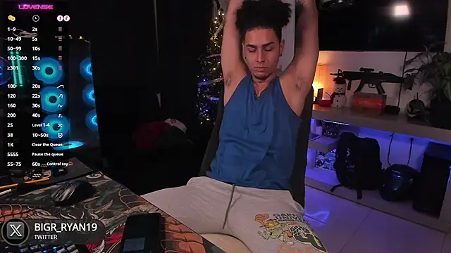 Snapshot of bigryann23 chatting on December 21, 2024, 3:25 am bigryann23 online show from December 21, 2024, 3:25 am