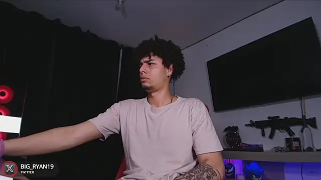 Snapshot of bigryann23 chatting on March 7, 2025, 3:29 am bigryann23 online show from March 7, 2025, 3:29 am